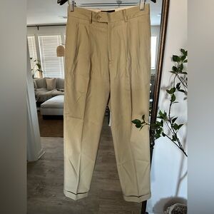 Banana Republic cuffed pleated men’s khaki pant